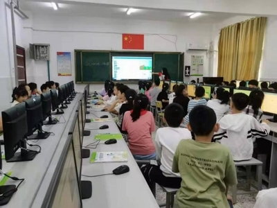 亭湖區(qū)舉辦“全國(guó)科普日”系列活動(dòng)，推動(dòng)計(jì)算機(jī)信息技術(shù)普及